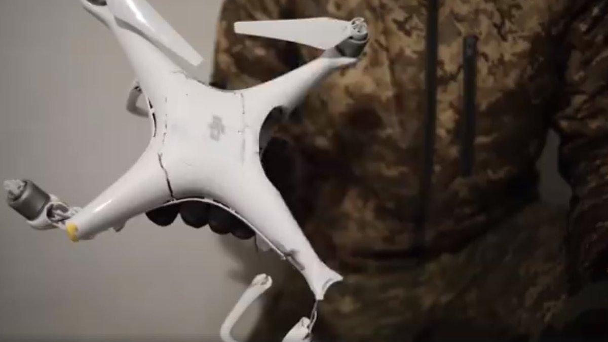 Бойовики вкотре запускали безпілотник над українськими позиціями Бойовики вкотре запускали безпілотник над українськими позиціями