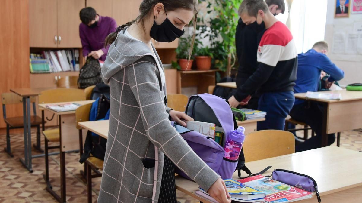 Сколько учеников и учителей в Черновцах заболели на COVID-19