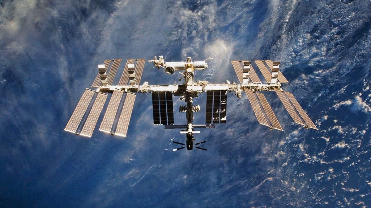 В российском модуле "Звезда" на МКС сломался туалет, пылесос и нагреватель пищи