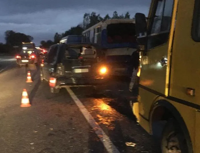 Масштабна ДТП на Львівщині 19.10.2020: постраждали 10 пасажирів – фото Масштабна ДТП на Львівщині 19.10.2020: постраждали 10 пасажирів – фото