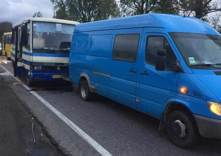 Масштабна ДТП на Львівщині 19.10.2020: постраждали 10 пасажирів – фото Масштабна ДТП на Львівщині 19.10.2020: постраждали 10 пасажирів – фото