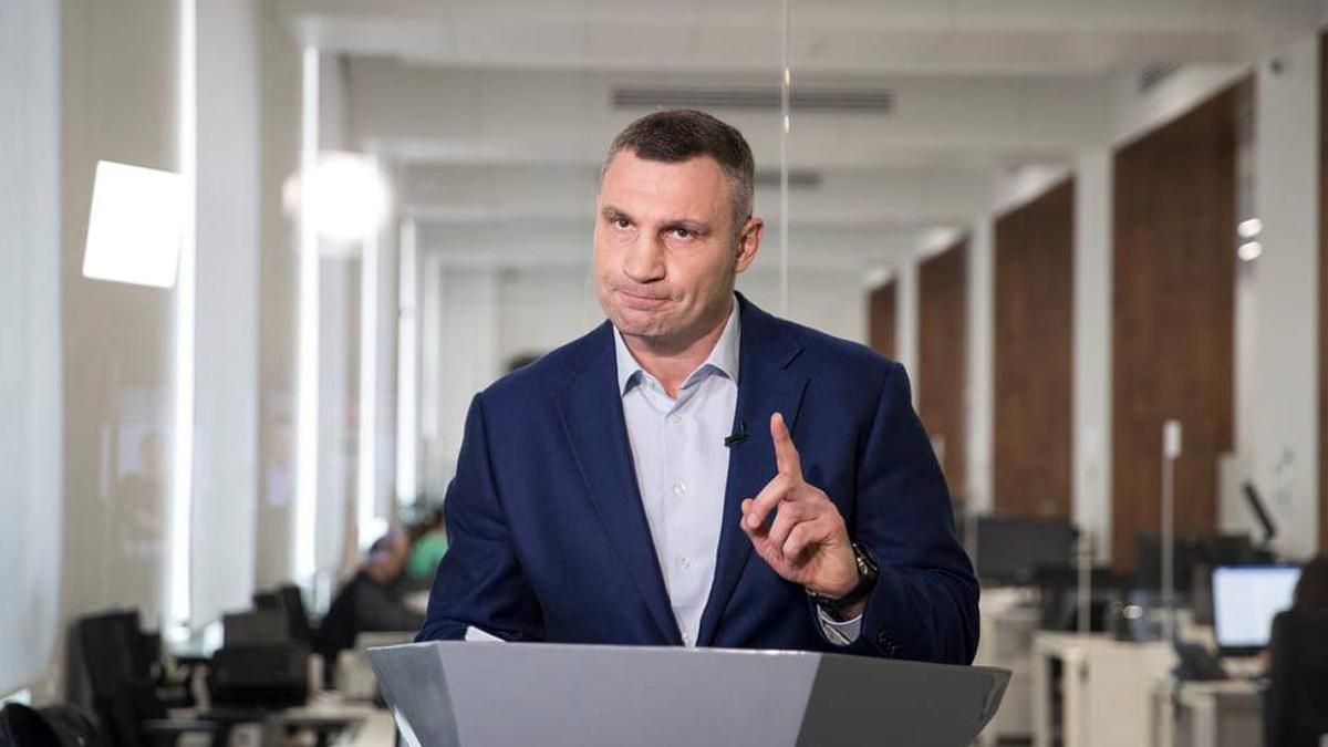 Половина будинків у Києві вже з теплом – Кличко Половина будинків у Києві вже з теплом – Кличко