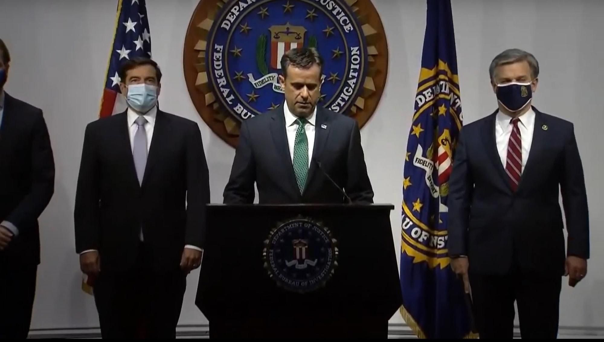 ФБР та розвідка під час брифінгу щодо втручання у вибори ФБР та розвідка під час брифінгу щодо втручання у вибори