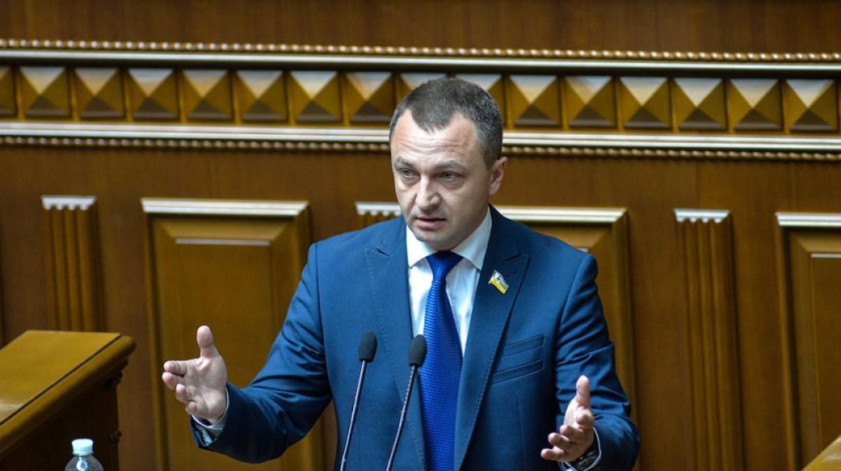 Іспит на знання української мови мають складати всі: учні та президент Іспит на знання української мови мають складати всі: учні та президент