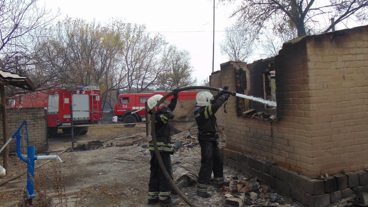 У ДБР вважають, що причиною пожеж на Луганщині могла стати недбалість керівництва ДСНС