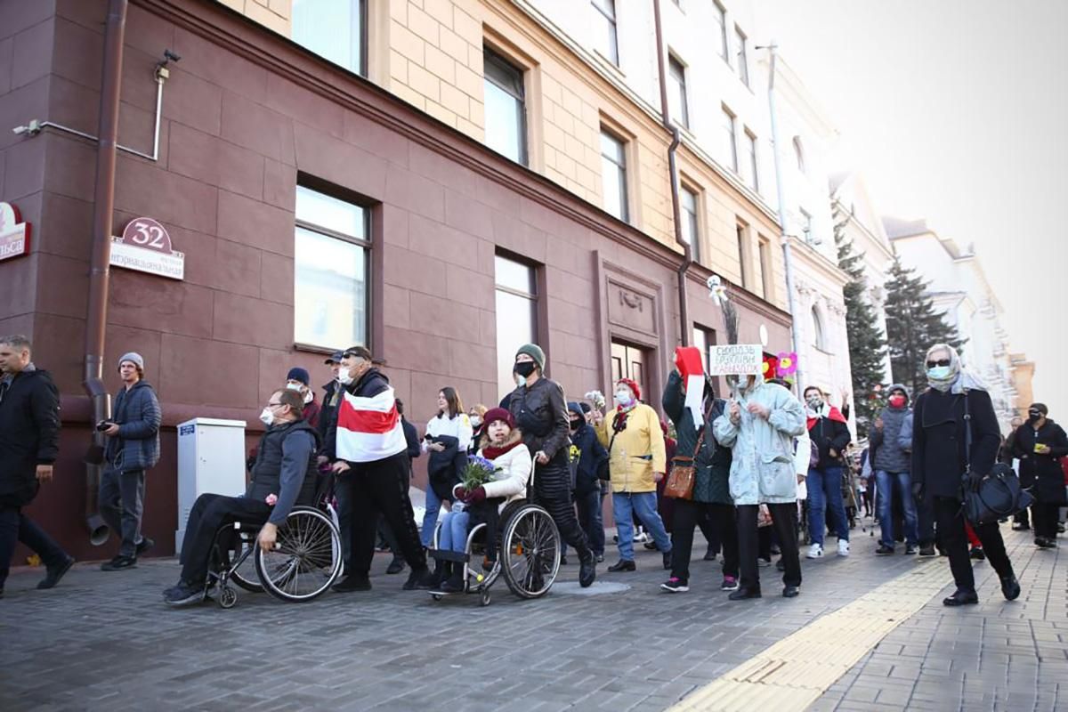 У Білорусі люди з інвалідністю вийшли на протест, фото, відео