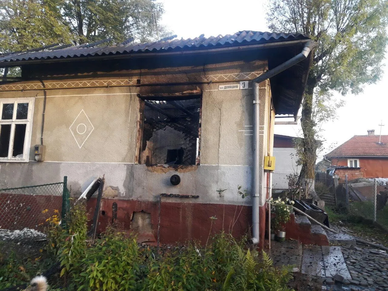 На Львівщині 22.10.2020 пожежа знищила будинок: померла жінка – фото