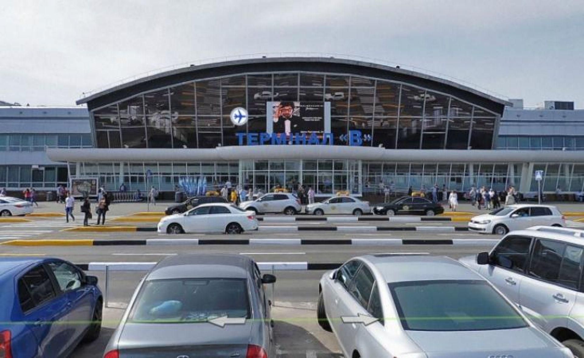 Тебе п **да, тварь: в Борисполе пассажир бросался на пограничников