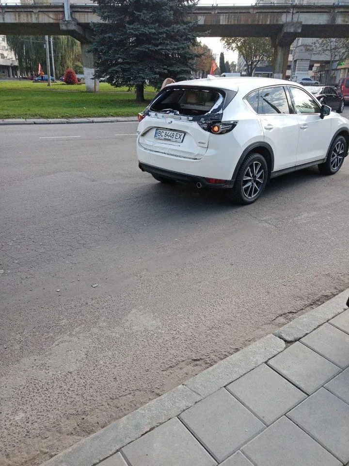 У Львові запустили тролейбус за новим маршрутом: він вже встиг потрапити у ДТП – фото У Львові запустили тролейбус за новим маршрутом: він вже встиг потрапити у ДТП – фото