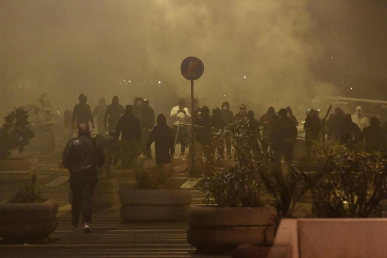 Протест рестораторов в Италии: полиция разогнала людей слезоточивым газом Протест рестораторов в Италии: полиция разогнала людей слезоточивым газом