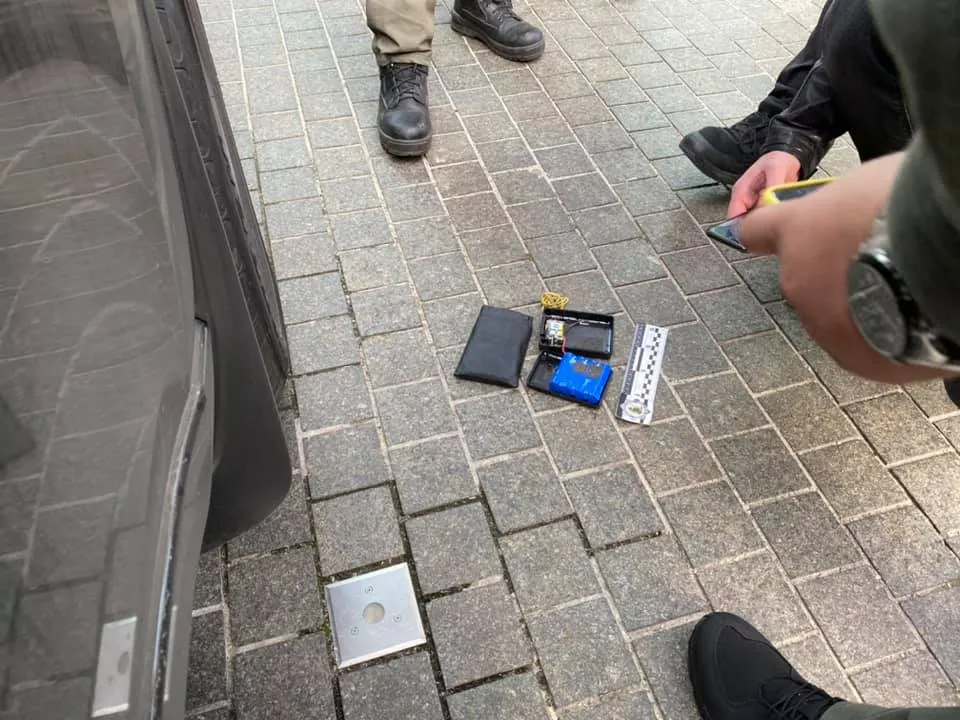 Пристрій, знайдений під авто