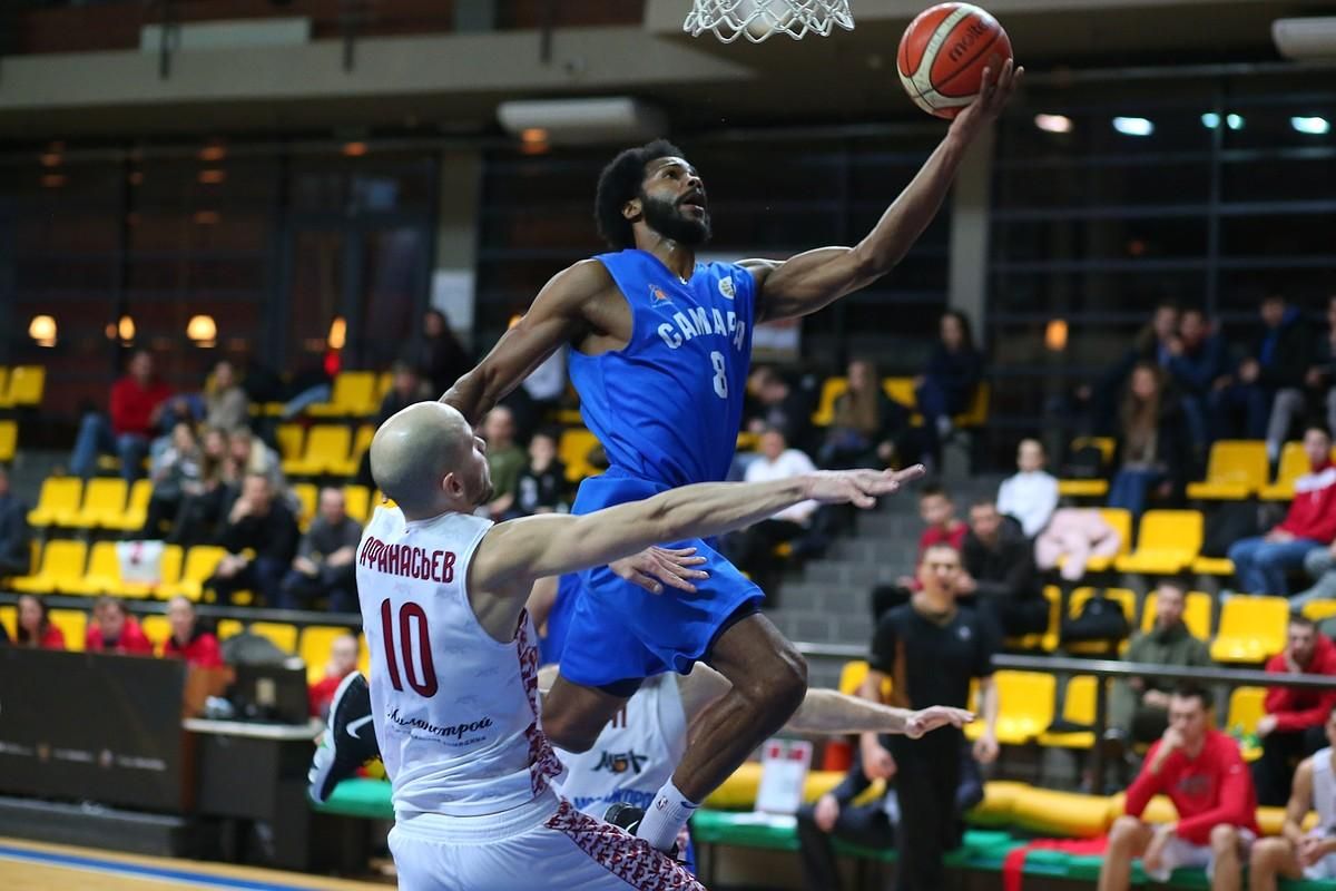 Американські баскетболісти влаштували масову бійку в одному з ресторанів Одеси: відео Американські баскетболісти влаштували масову бійку в одному з ресторанів Одеси: відео