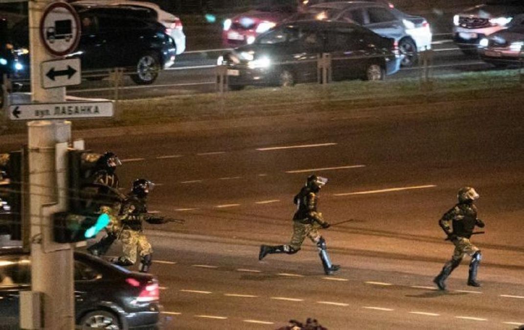 В Минске силовой разгон протестующих: есть раненый - видео