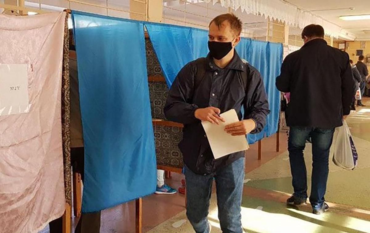 Фесенко пояснив перемогу чинних мерів на місцевих виборах Фесенко пояснив перемогу чинних мерів на місцевих виборах