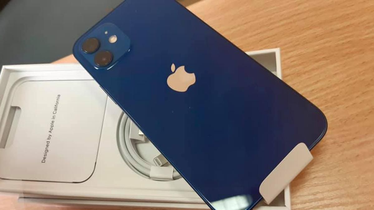 iPhone 12 вже у Києві