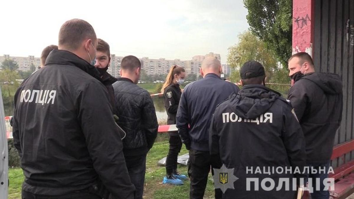У Києві розкрили жахливе вбивство жінки на зупинці