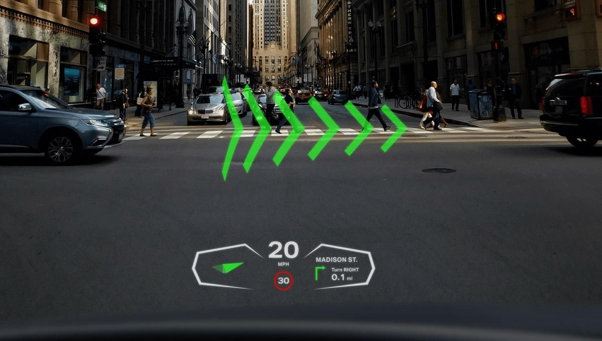 Инженеры создали автомобильное стекло с дополненной реальностью: видео Инженеры создали автомобильное стекло с дополненной реальностью: видео