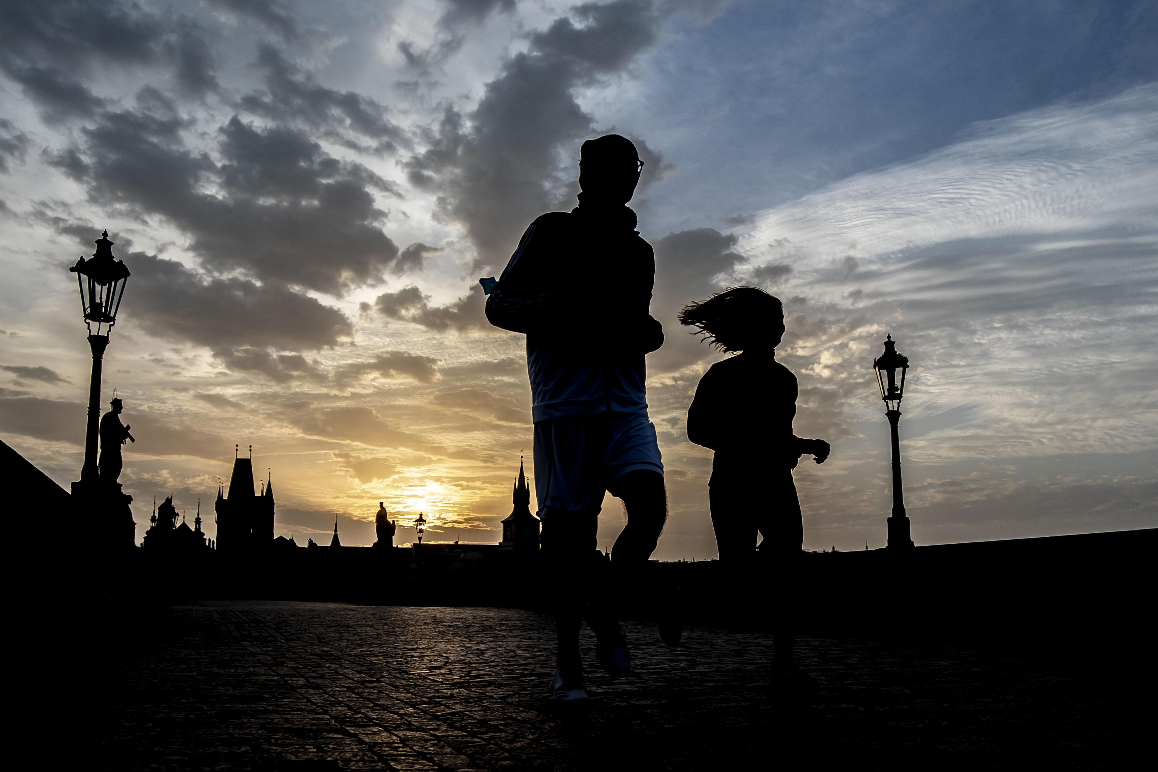 Чехія запроваджує нічну комендантську годину Чехія запроваджує нічну комендантську годину