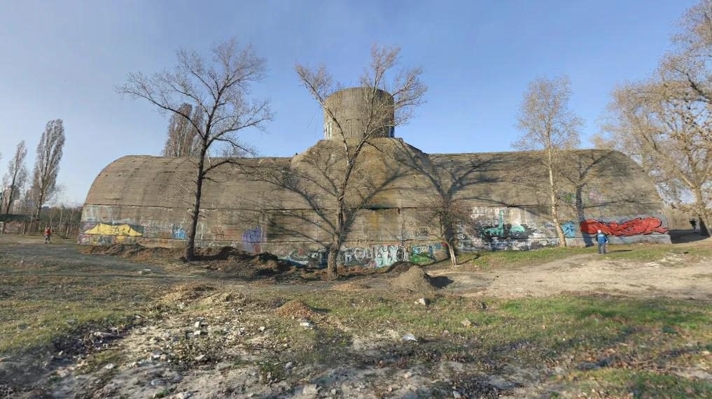 Кесон – улюблене місце для ночівлі безхатьків / Фото Te Village Кесон – улюблене місце для ночівлі безхатьків / Фото Te Village