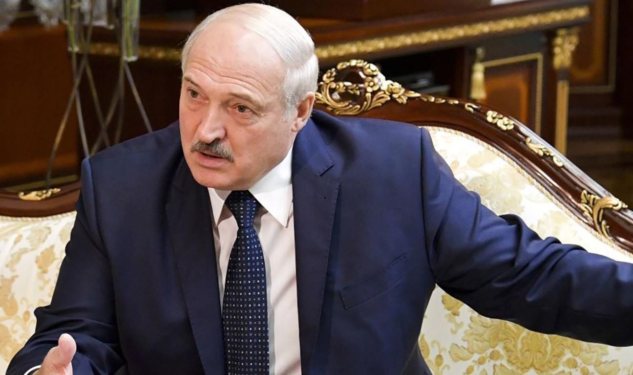 Лукашенко вимагає відрахувати з вишів протестуючих студентів Лукашенко вимагає відрахувати з вишів протестуючих студентів