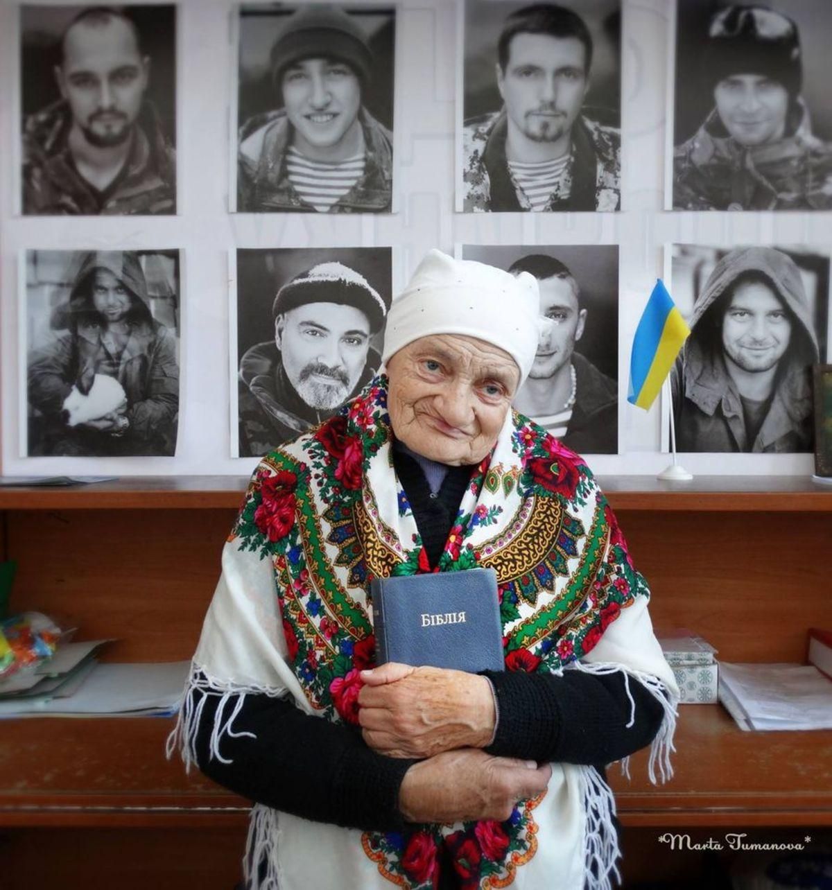 У Дніпрі попрощалися із найстаршою волонтеркою Людмилою Савченко, фото