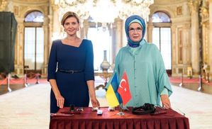 У бездоганному образі: Олена Зеленська зустрілась з жінками – послами іноземних держав