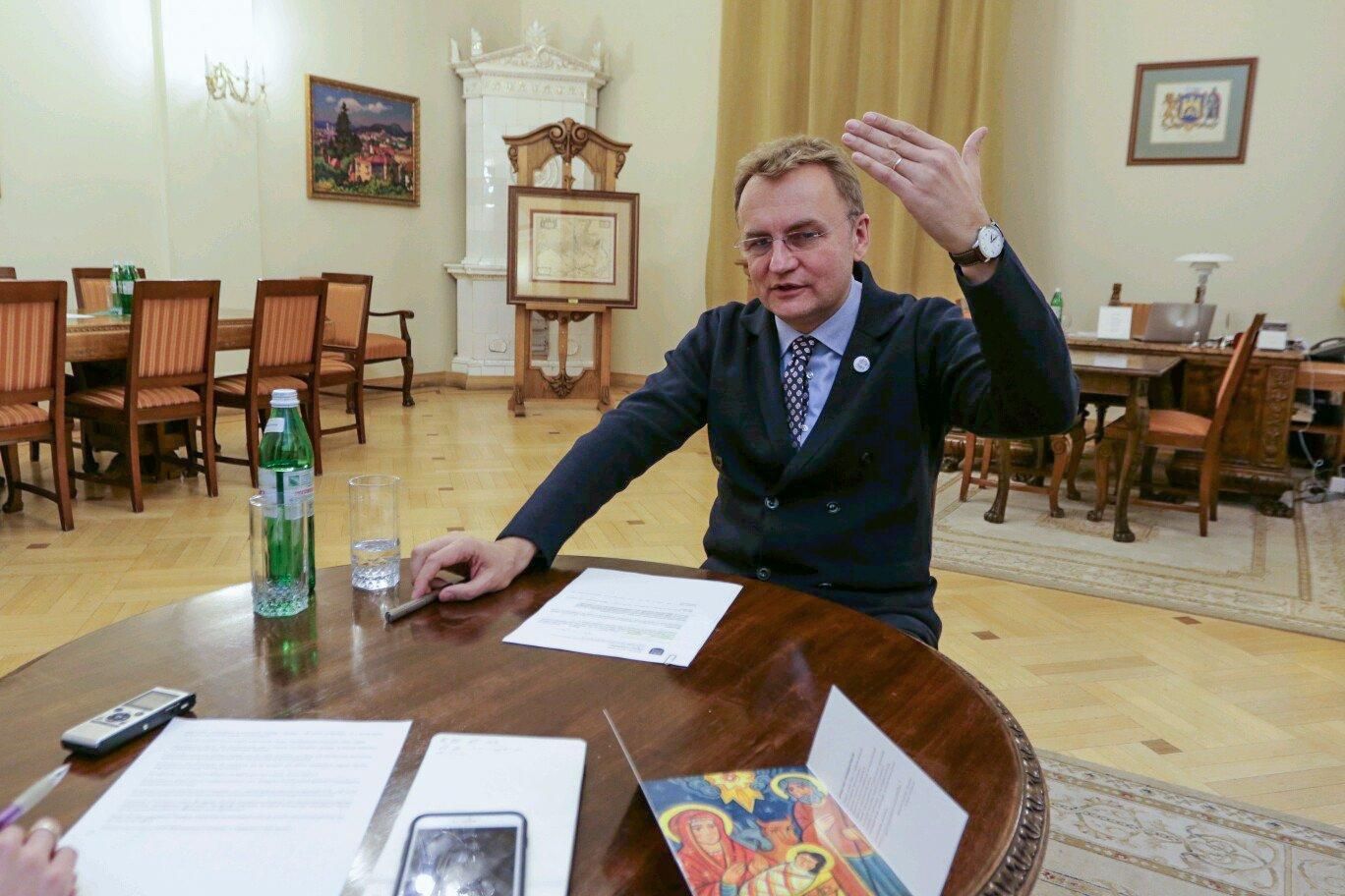 Садовой ответил на согласие Синютки провести дебаты на мусорном заводе Садовой ответил на согласие Синютки провести дебаты на мусорном заводе