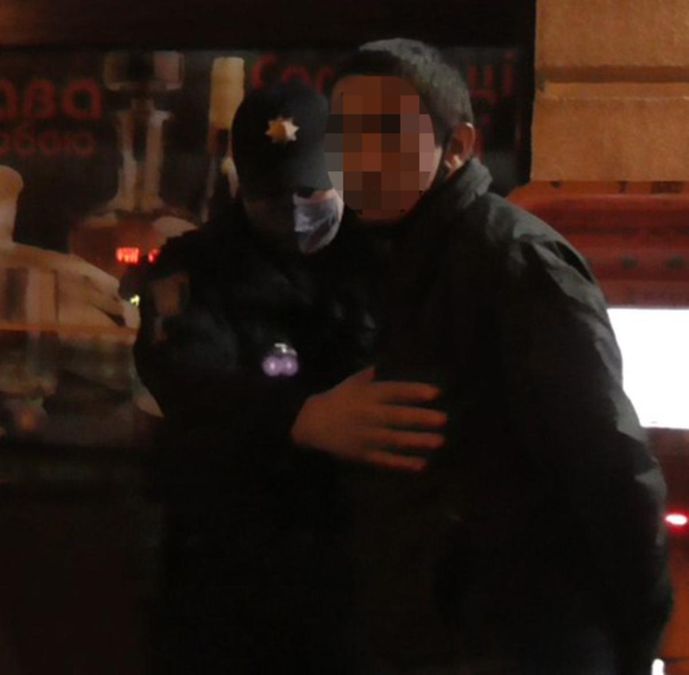 У Львові поліцейська хитрощами затримала грабіжника: деталі – фото У Львові поліцейська хитрощами затримала грабіжника: деталі – фото
