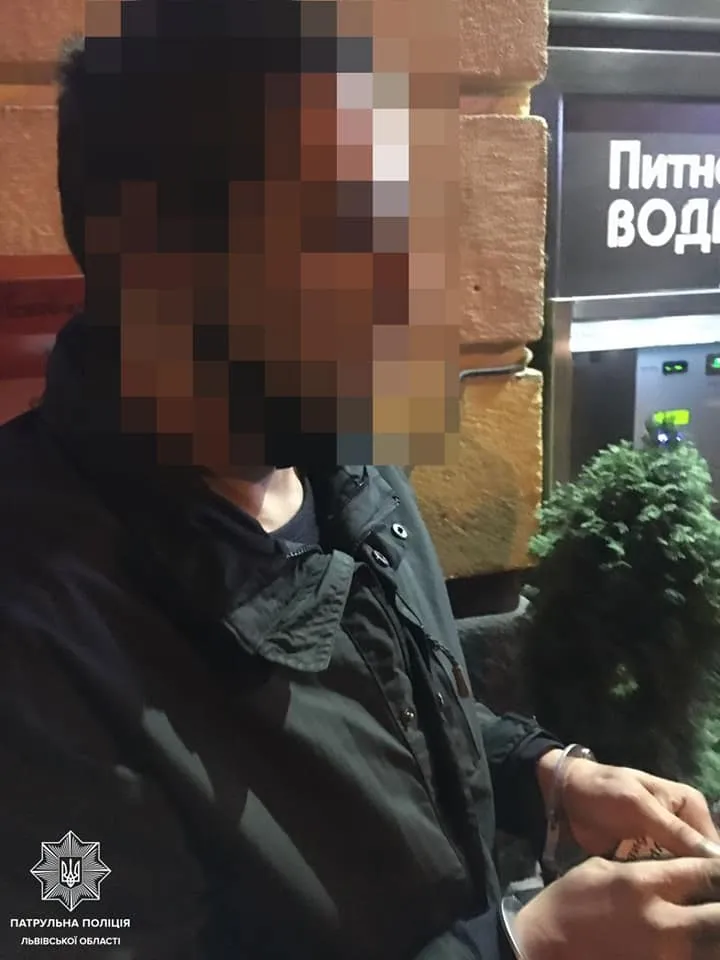 У Львові поліцейська хитрощами затримала грабіжника: деталі – фото