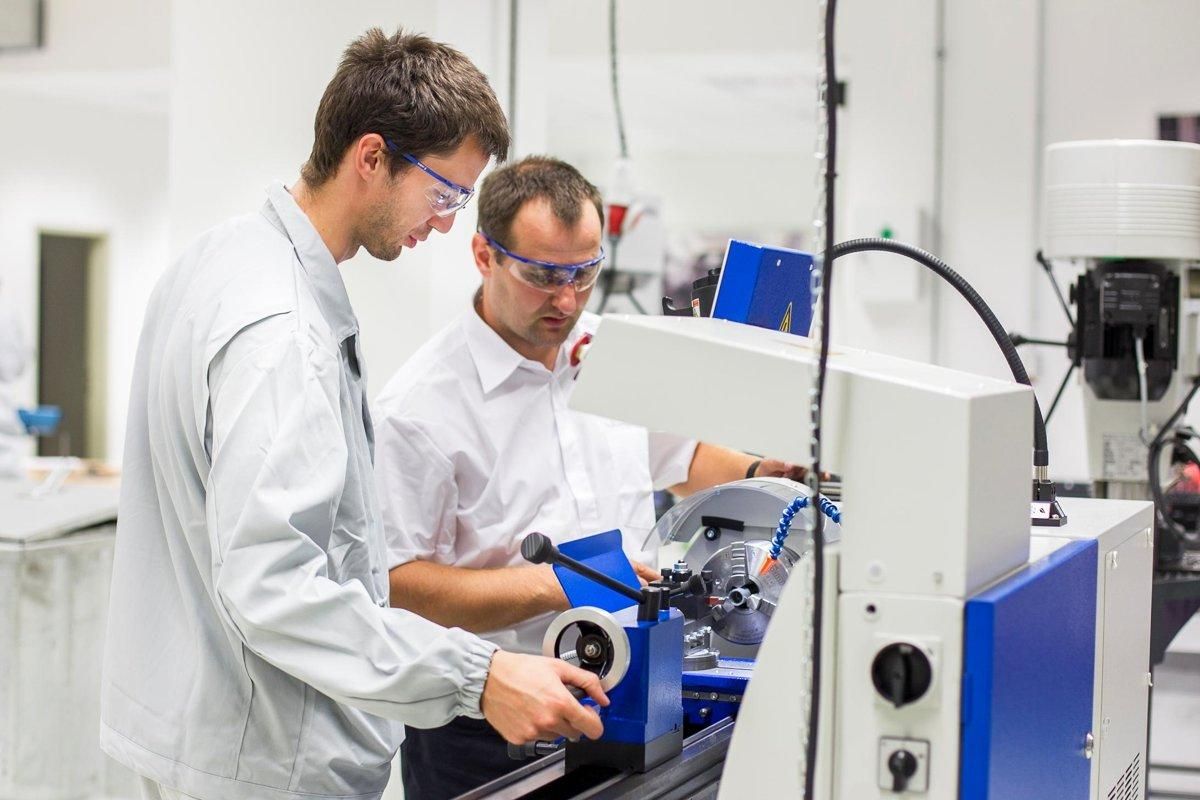 Дуальна освіта: вищу освіту можна буде здобувати на підприємстві Дуальна освіта: вищу освіту можна буде здобувати на підприємстві