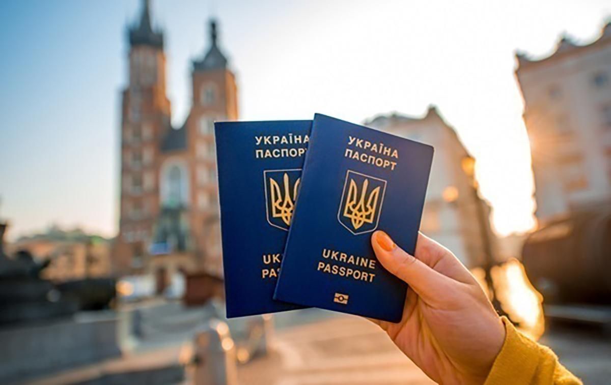 Решение КСУ - основание для ЕС приостановить безвиз с Украиной