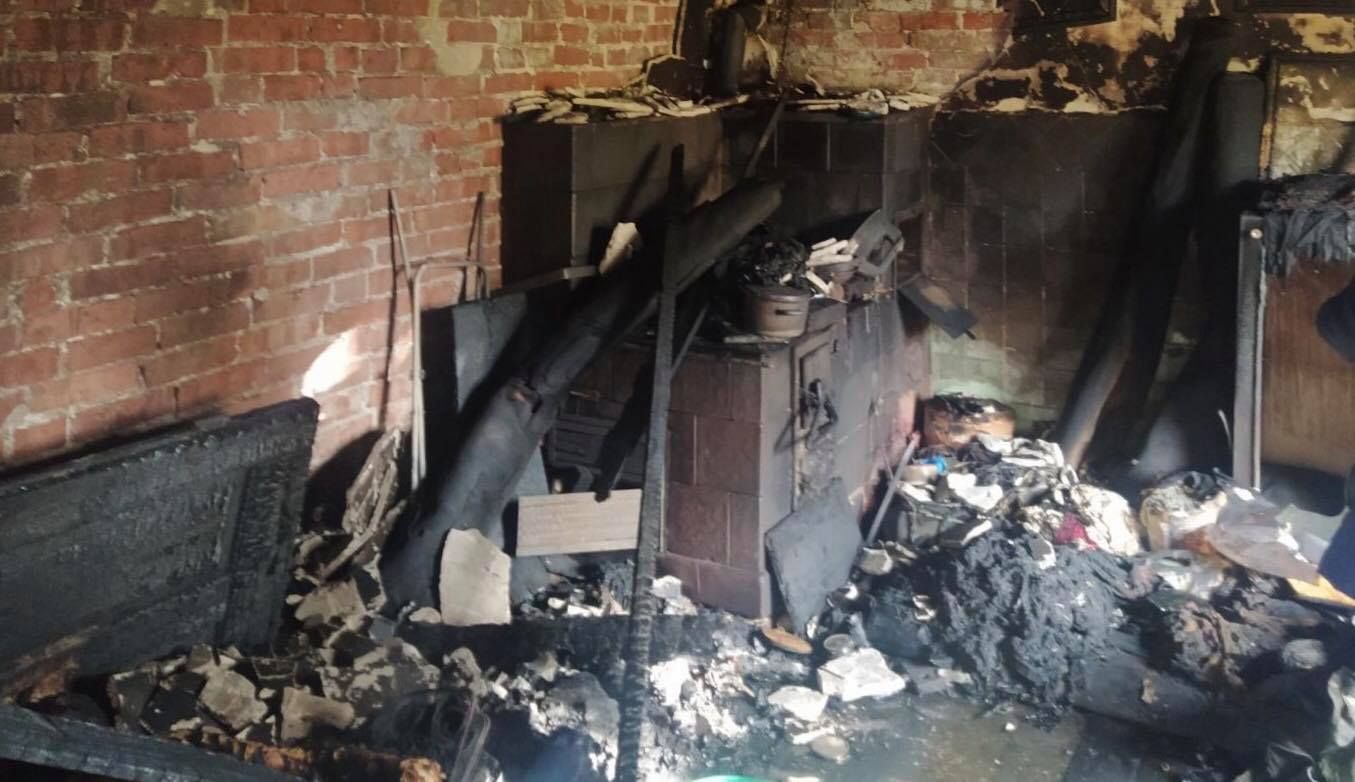 У Львова произошел страшный пожар: погиб человек - фото пожарища