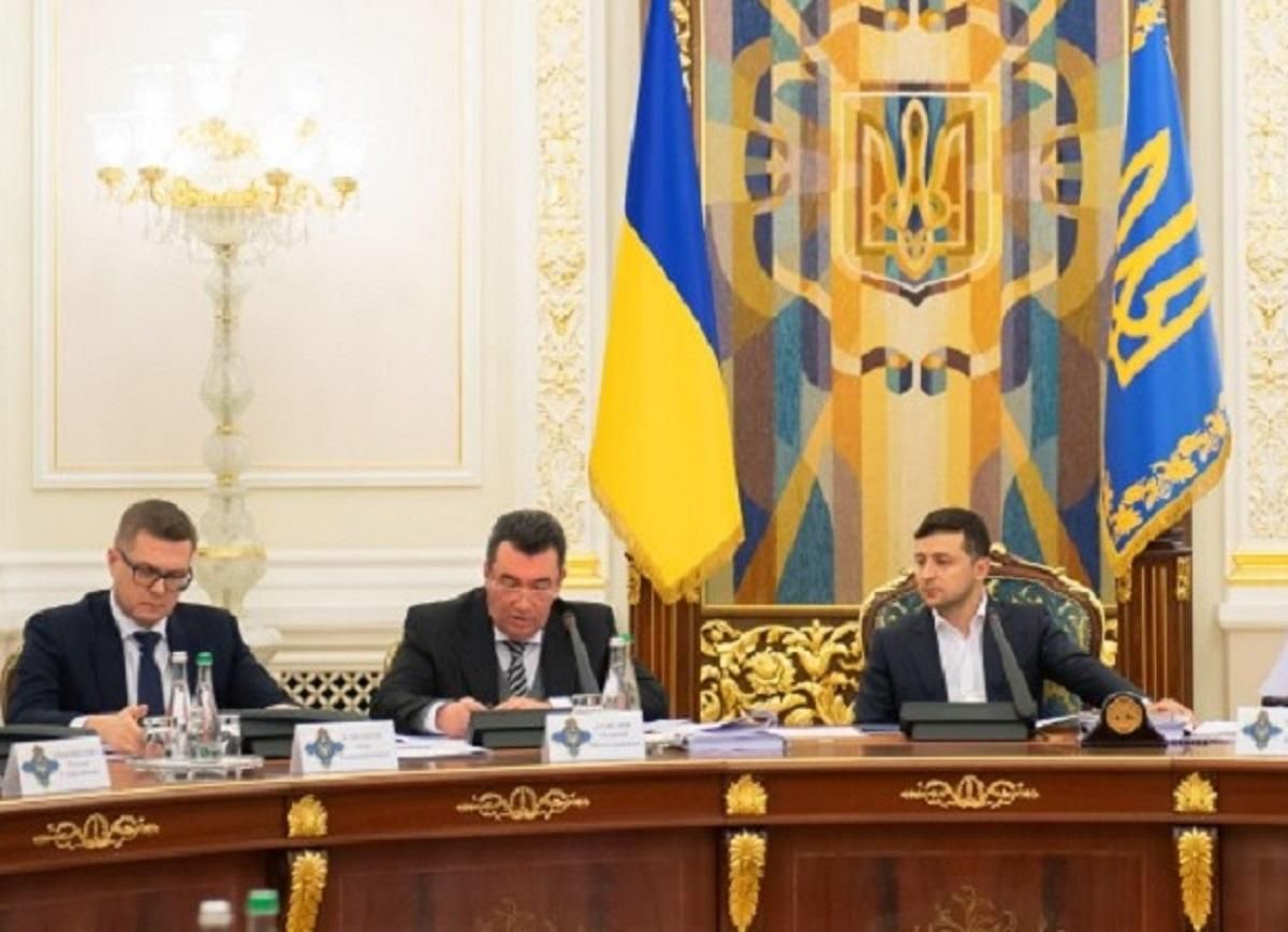 РНБО розгляне два сценарії вирішення ситуації з КСУ РНБО розгляне два сценарії вирішення ситуації з КСУ