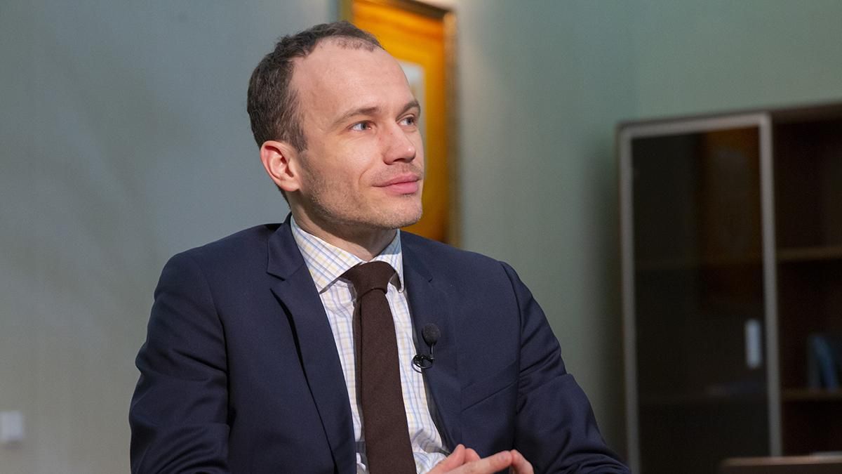 Содержит ряд странных положений, - малюська прокомментировал решение КСУ Содержит ряд странных положений, - малюська прокомментировал решение КСУ