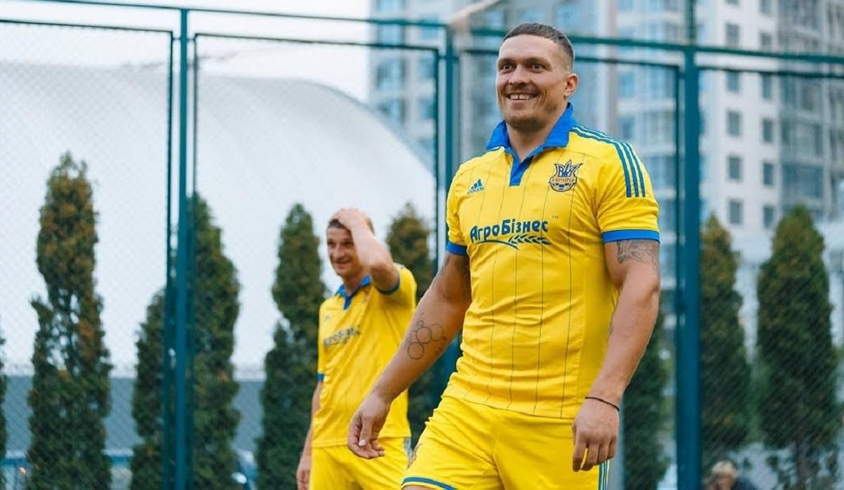 Усик отримав подарунок від Ярмоленка: відео