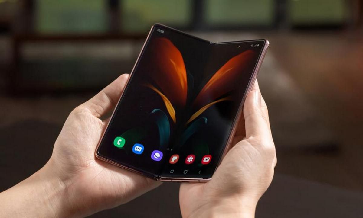 Samsung Galaxy W21 5G: компания готовит складной смартфон Samsung Galaxy W21 5G: компания готовит складной смартфон