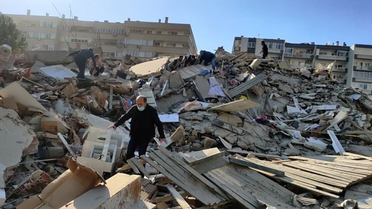 Землетрясение в Турции и Греции 30 октября 2020: есть жертвы – видео, фото