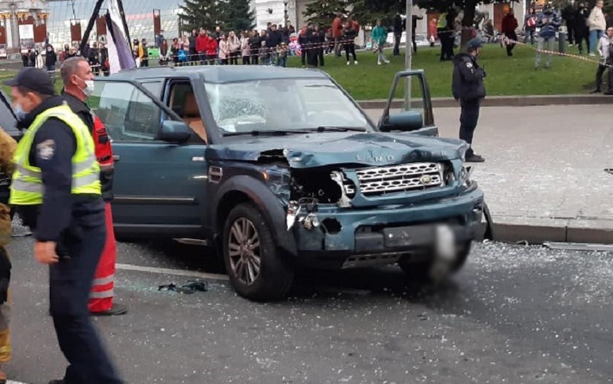 Очевидцы рассказали подробности жуткого ДТП на Крещатике Очевидцы рассказали подробности жуткого ДТП на Крещатике