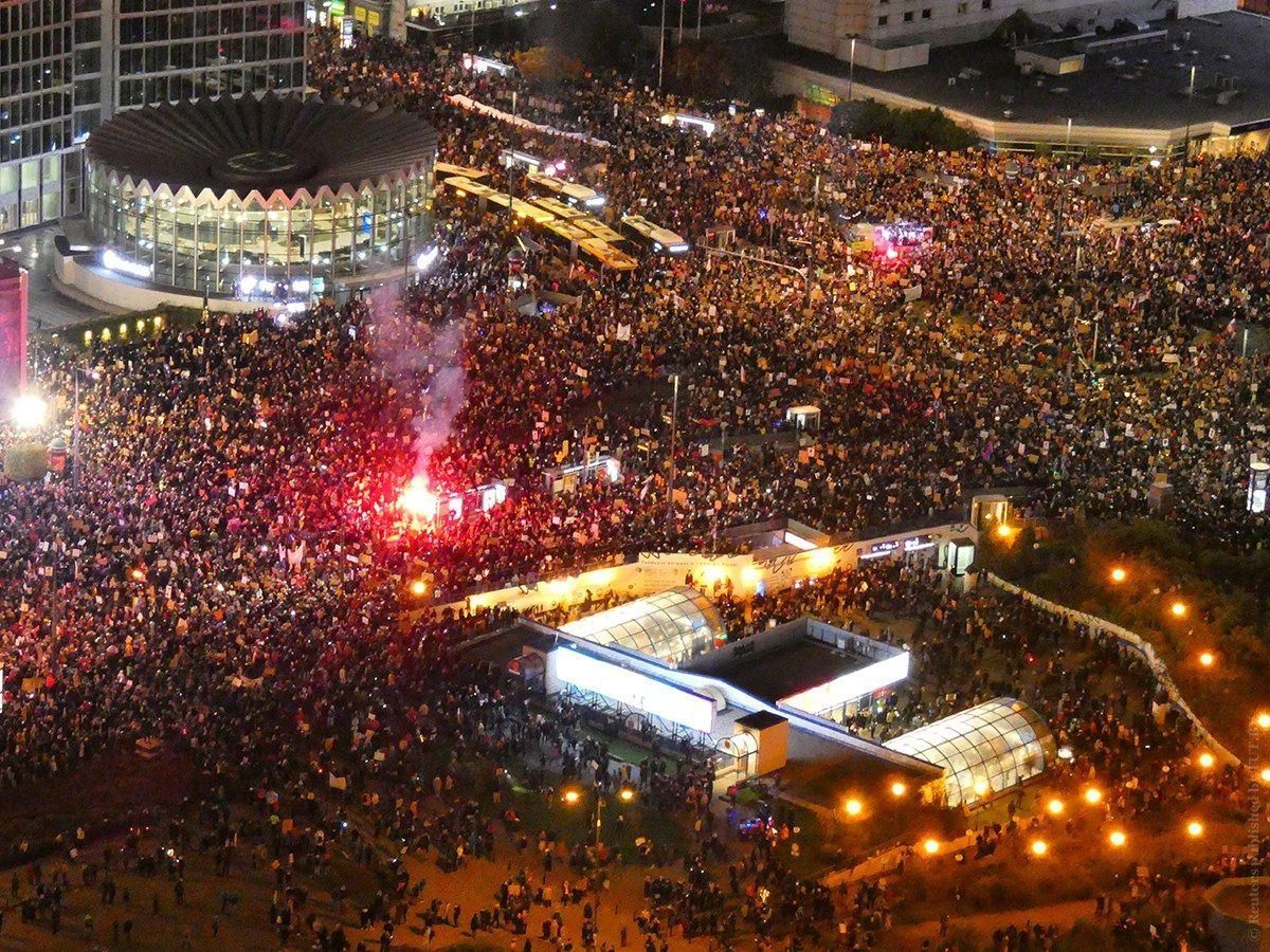 Протест в Варшаве из-за запрета абортов 30 октября 2020: видео