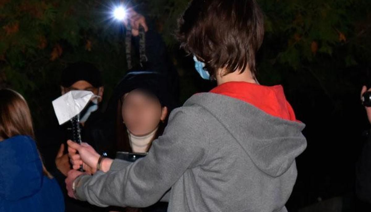 В Миргороде 18-летний парень зарубил несовершеннолетнюю девушку В Миргороде 18-летний парень зарубил несовершеннолетнюю девушку