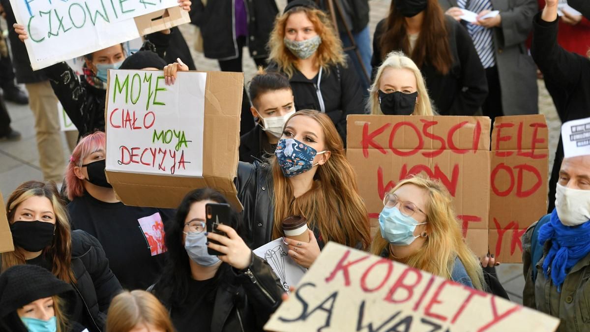 Протести проти абортів: у Варшаві затримали 37 людей