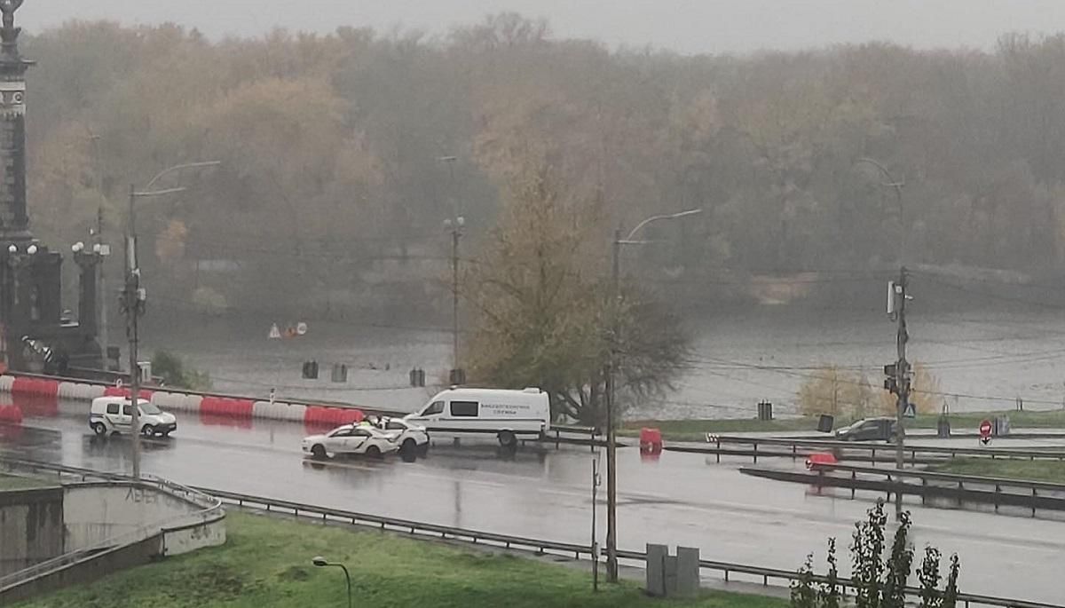 Чому перекритий міст Патона в Києві 01.11.2020: можливе замінування Чому перекритий міст Патона в Києві 01.11.2020: можливе замінування