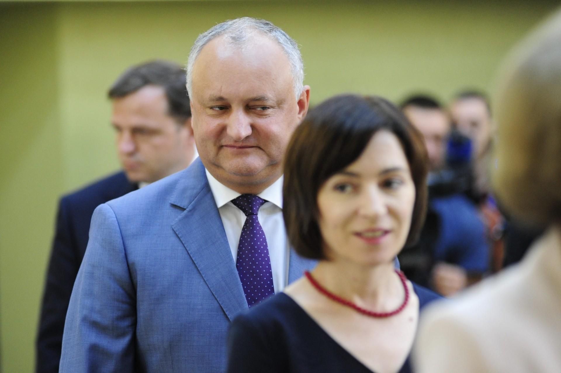 Президентские выборы в Молдове: Игорь Додон и Майя Санду борются за кресло главы государства