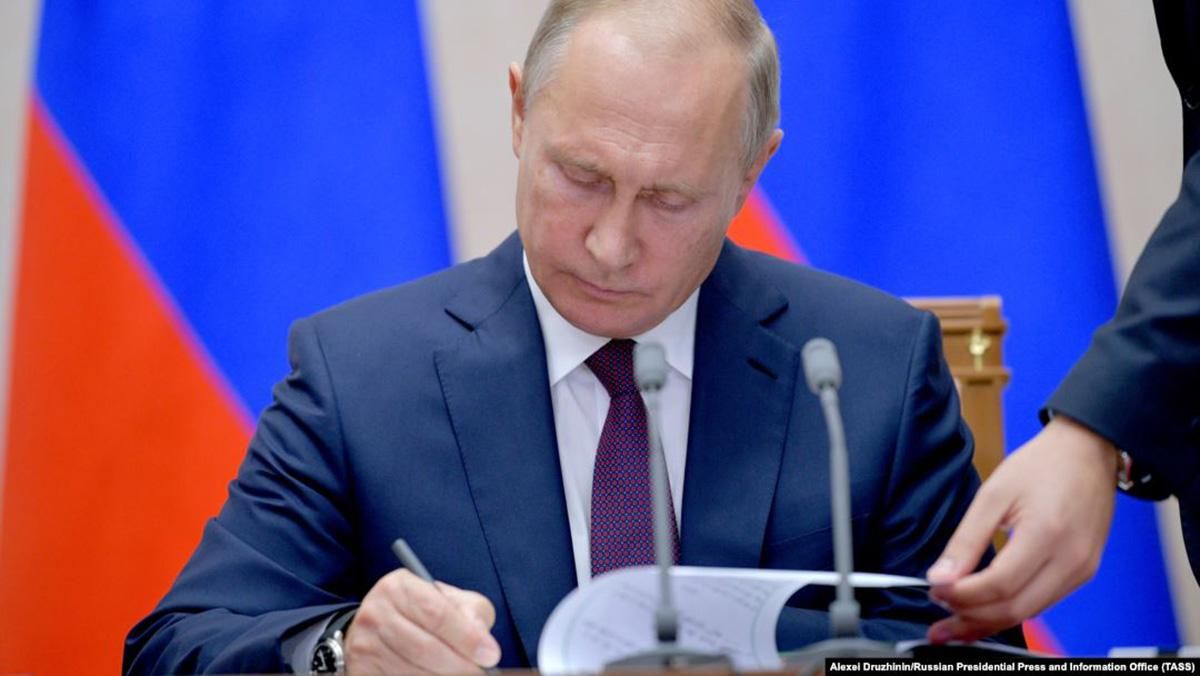 Путин пообещал снять санкции с трех предприятий