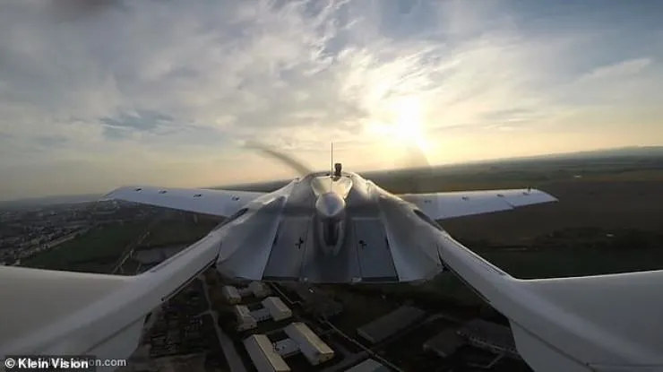 Літаюче авто AirCar Літаюче авто AirCar