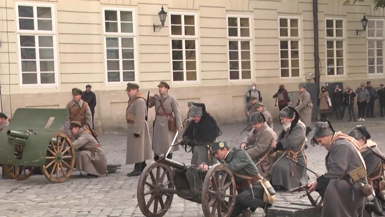 Во Львове воссоздали бои более чем 100-летней давности: фото Во Львове воссоздали бои более чем 100-летней давности: фото