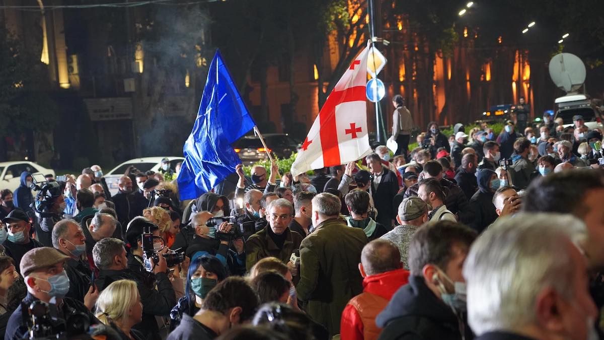 Выборы в парламент Грузии 2020: начались протесты – оппозиция поставила палатки