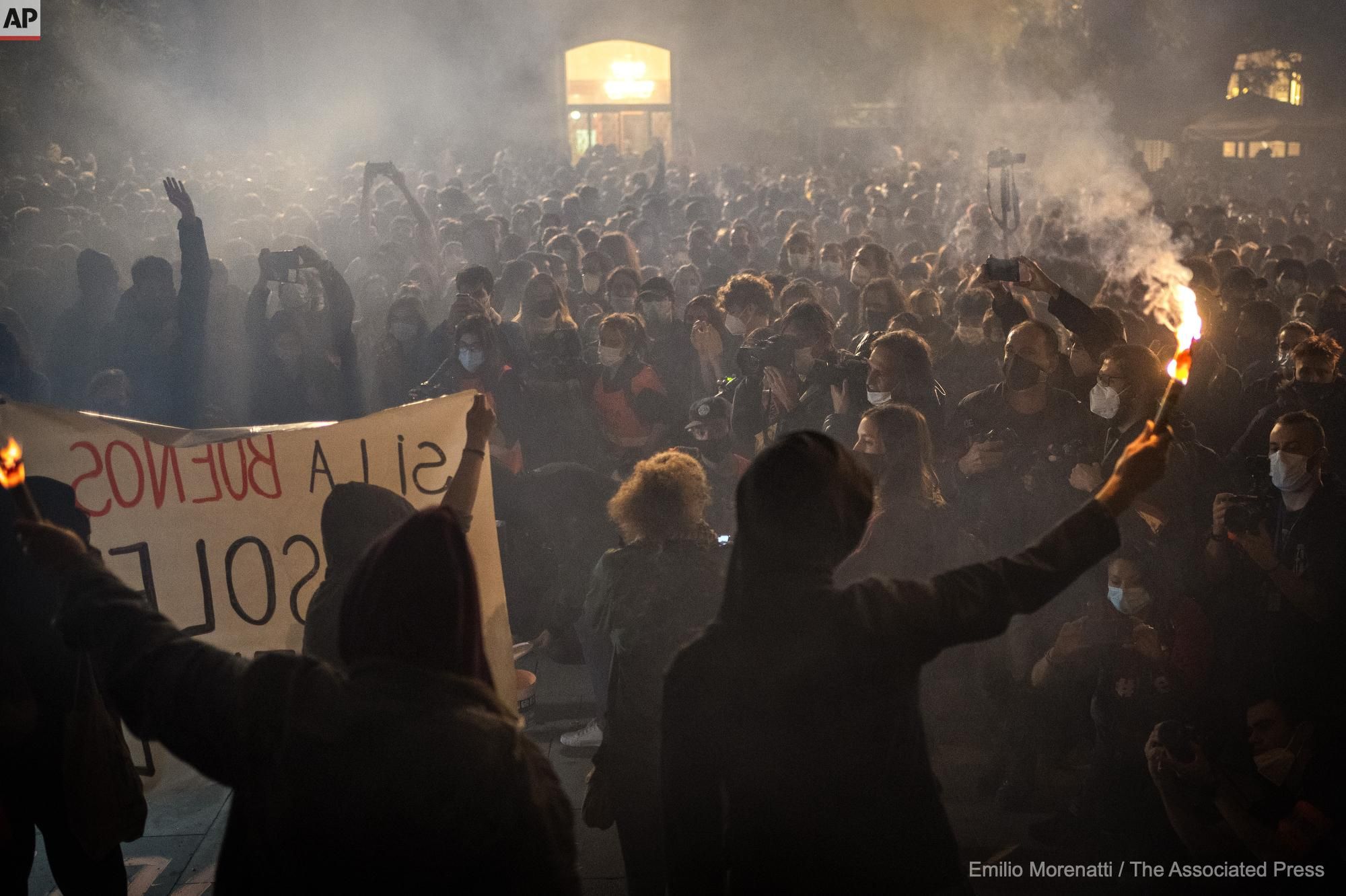 Похоронные бюро в Испании протестуют из-за COVID-19: что известно Похоронные бюро в Испании протестуют из-за COVID-19: что известно