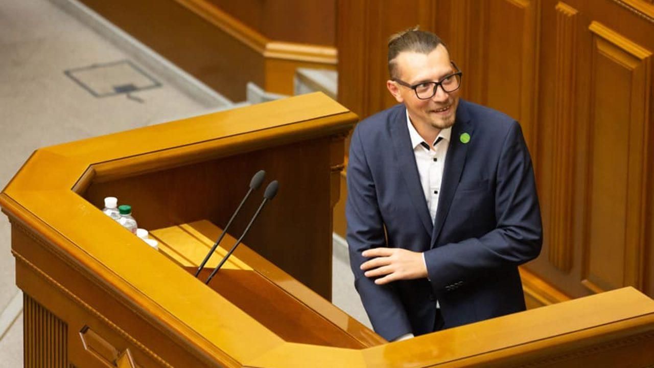 Голоса за законопроект о КСУ: нардеп ответил, будут ли "слуги" договариваться с оппозицией Голоса за законопроект о КСУ: нардеп ответил, будут ли "слуги" договариваться с оппозицией