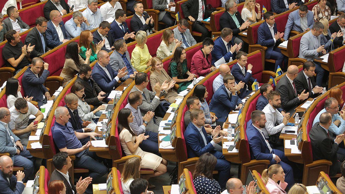 У ВР мають підписати звернення щодо відставки суддів КСУ, – Кравчук У ВР мають підписати звернення щодо відставки суддів КСУ, – Кравчук